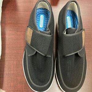 Black Sneakers with Memory Foam